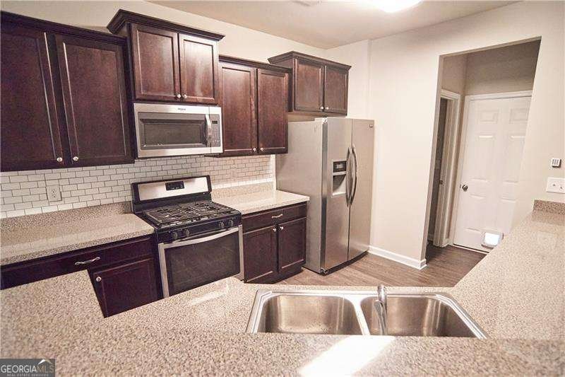 177 Townview Drive Woodstock - Photo 6