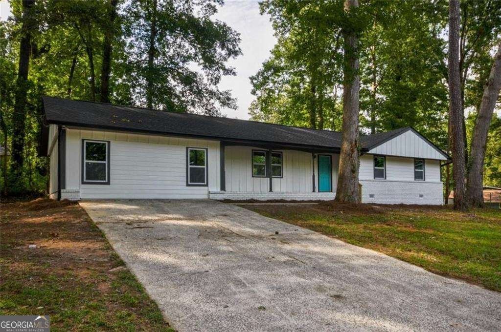 1961 Oak Leaf Court Marietta - Photo 1