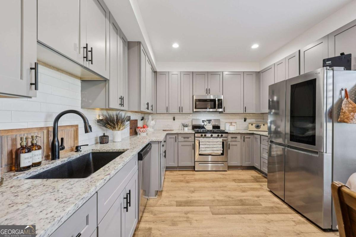 602 Red Leaf Way Canton - Photo 7