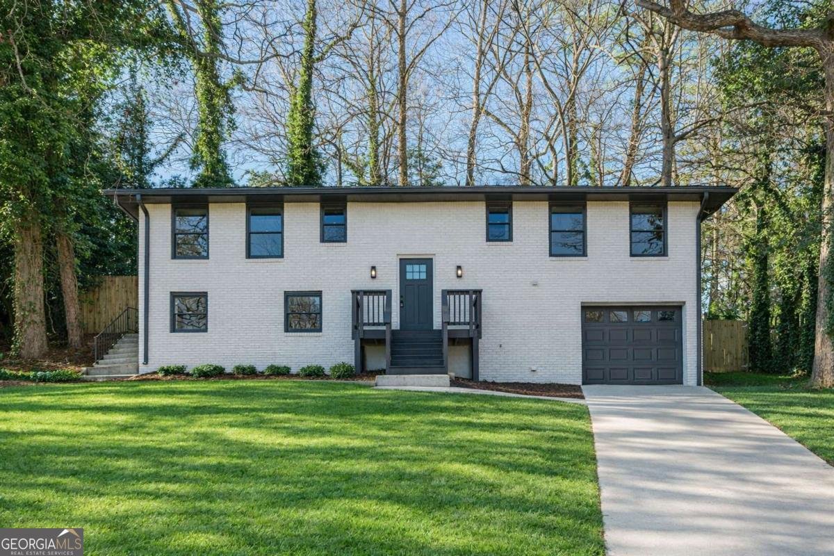 422 Susan Creek Drive Stone Mountain - Photo 1