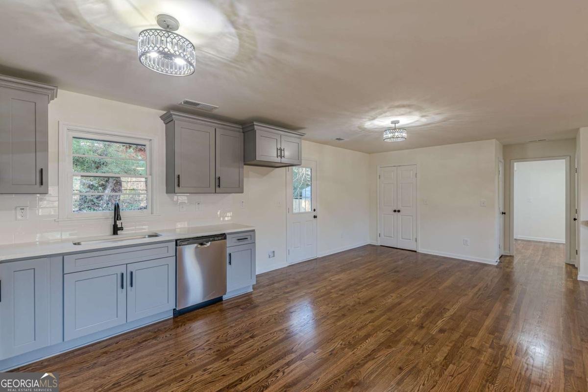 422 Susan Creek Drive Stone Mountain - Photo 15