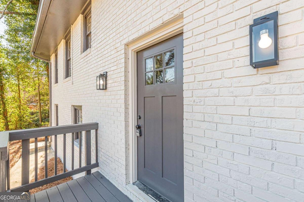 422 Susan Creek Drive Stone Mountain - Photo 7