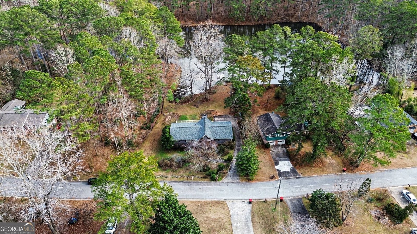 2736 WHISPER Trail Douglasville - Photo 32