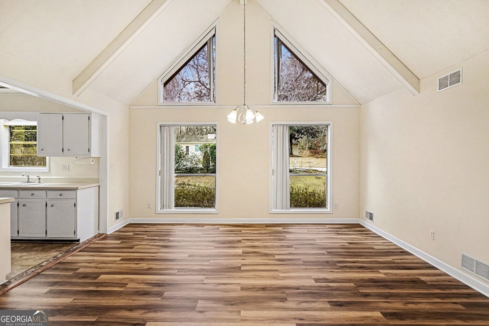 2736 WHISPER Trail Douglasville - Photo 6