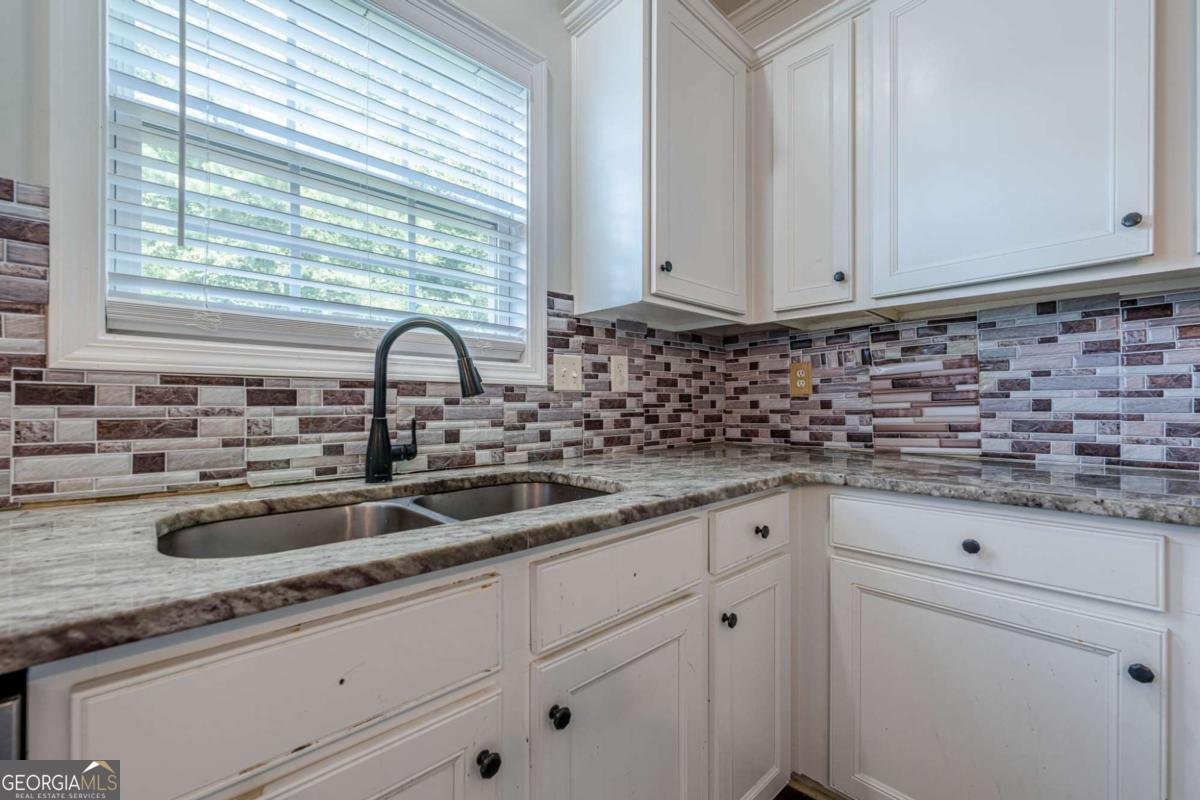 890 Sapphire Lane Sugar Hill - Photo 14