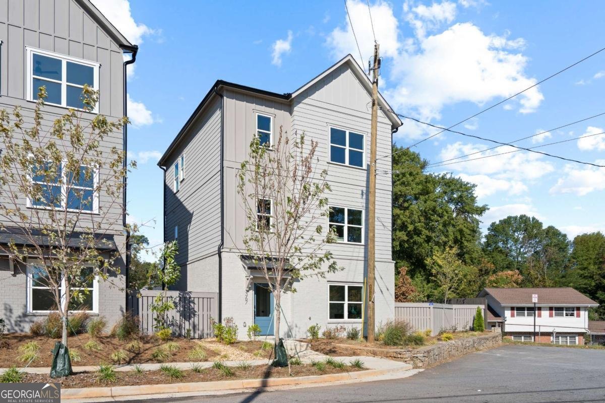 367 King's Landing Hapeville - Photo 1