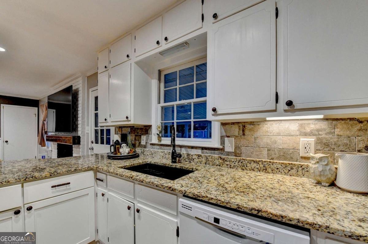 2136 Briarwood Court Snellville - Photo 16