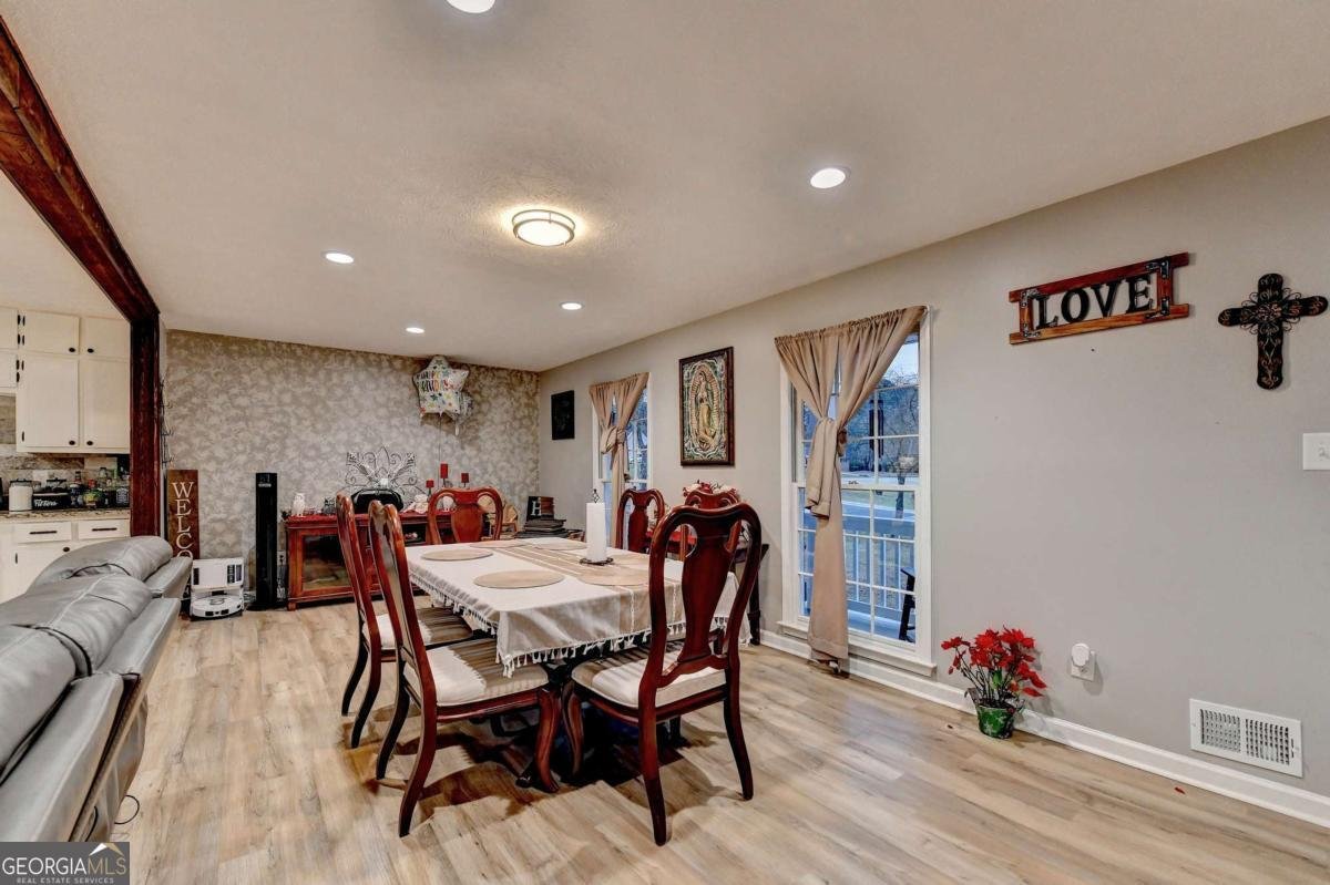 2136 Briarwood Court Snellville - Photo 7