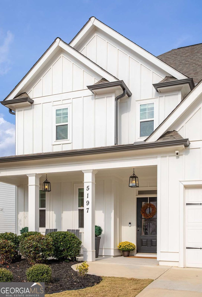 5197 Parkwood Drive Flowery Branch - Photo 1