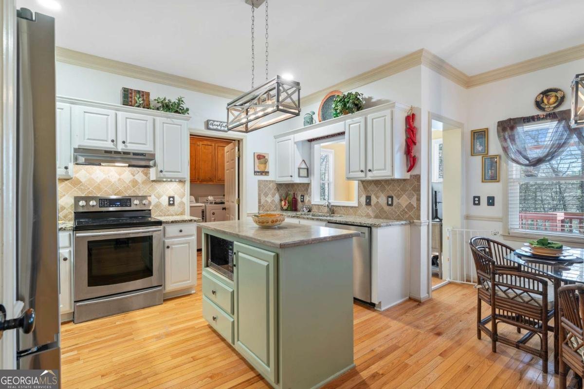 1945 Tiner Court Cumming - Photo 10