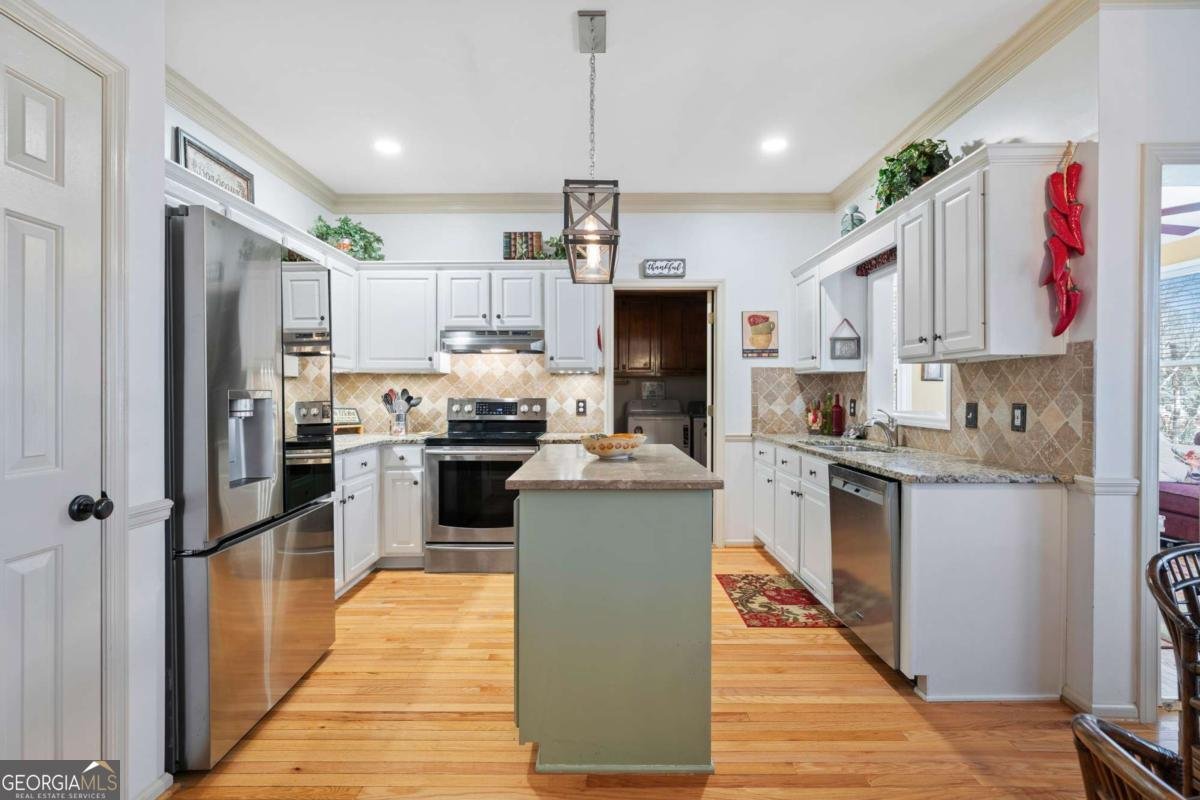 1945 Tiner Court Cumming - Photo 9