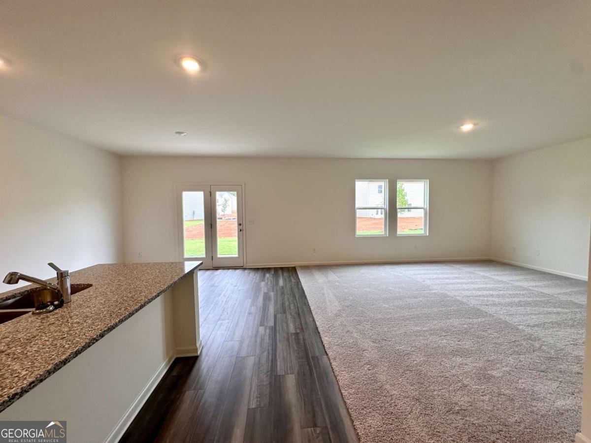 303 Bandimere Pkwy Dallas - Photo 9