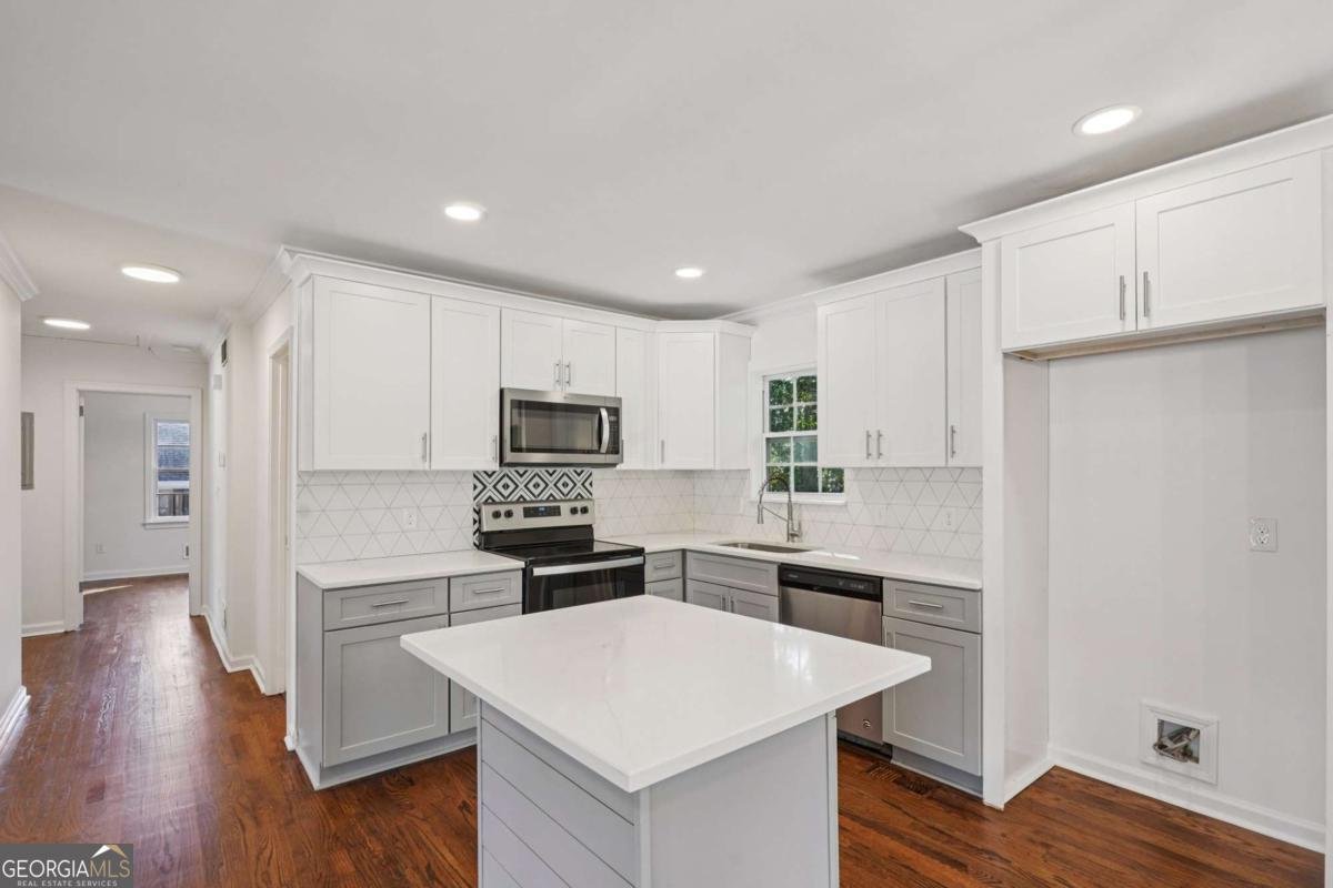 2198 Lower Roswell Road Marietta - Photo 8