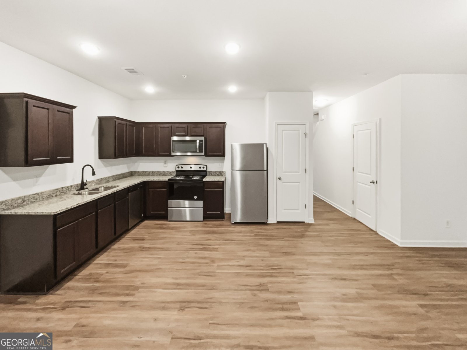 1586 Larkspur Trail Conyers - Photo 7