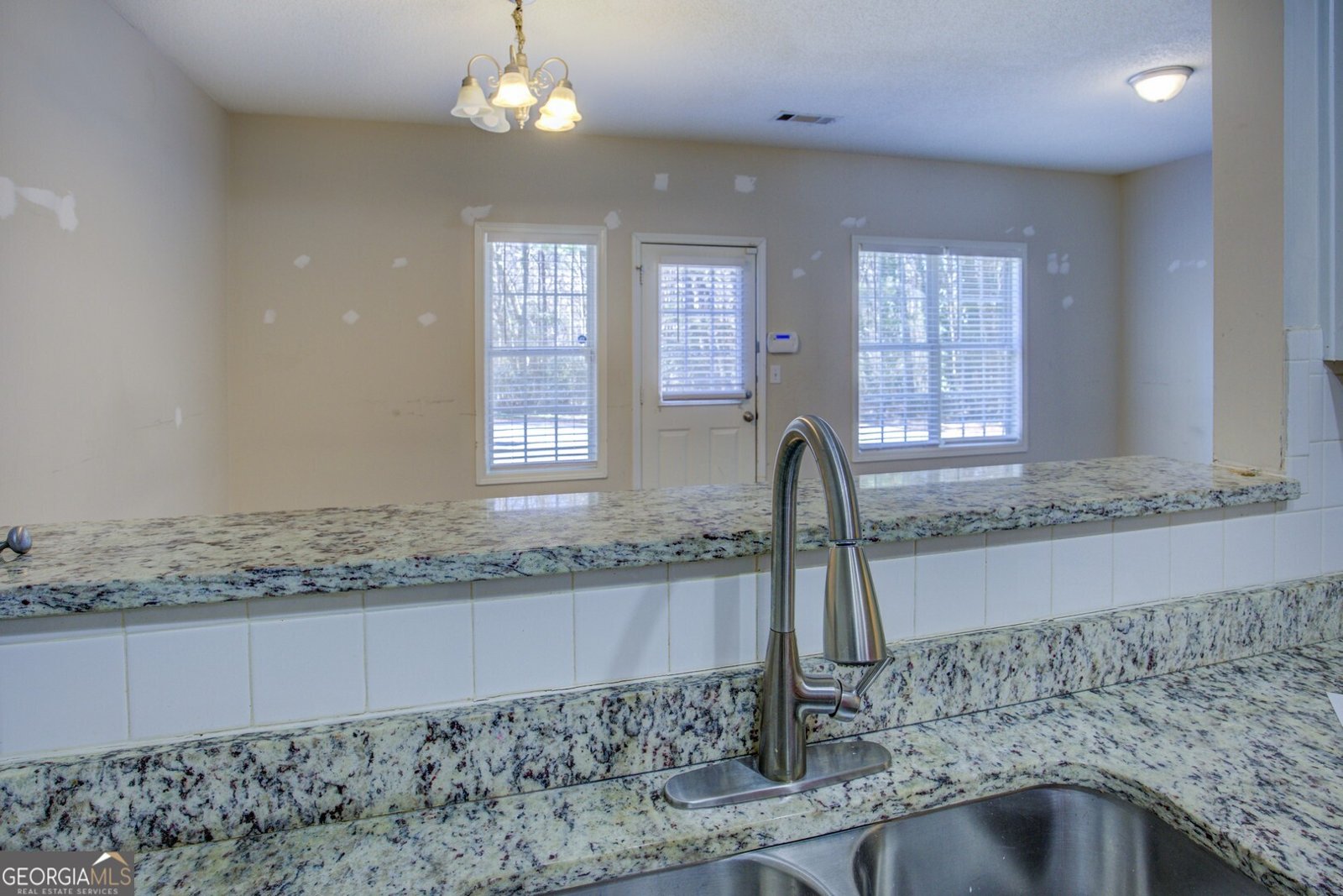 7669 Commerce Court Riverdale - Photo 8