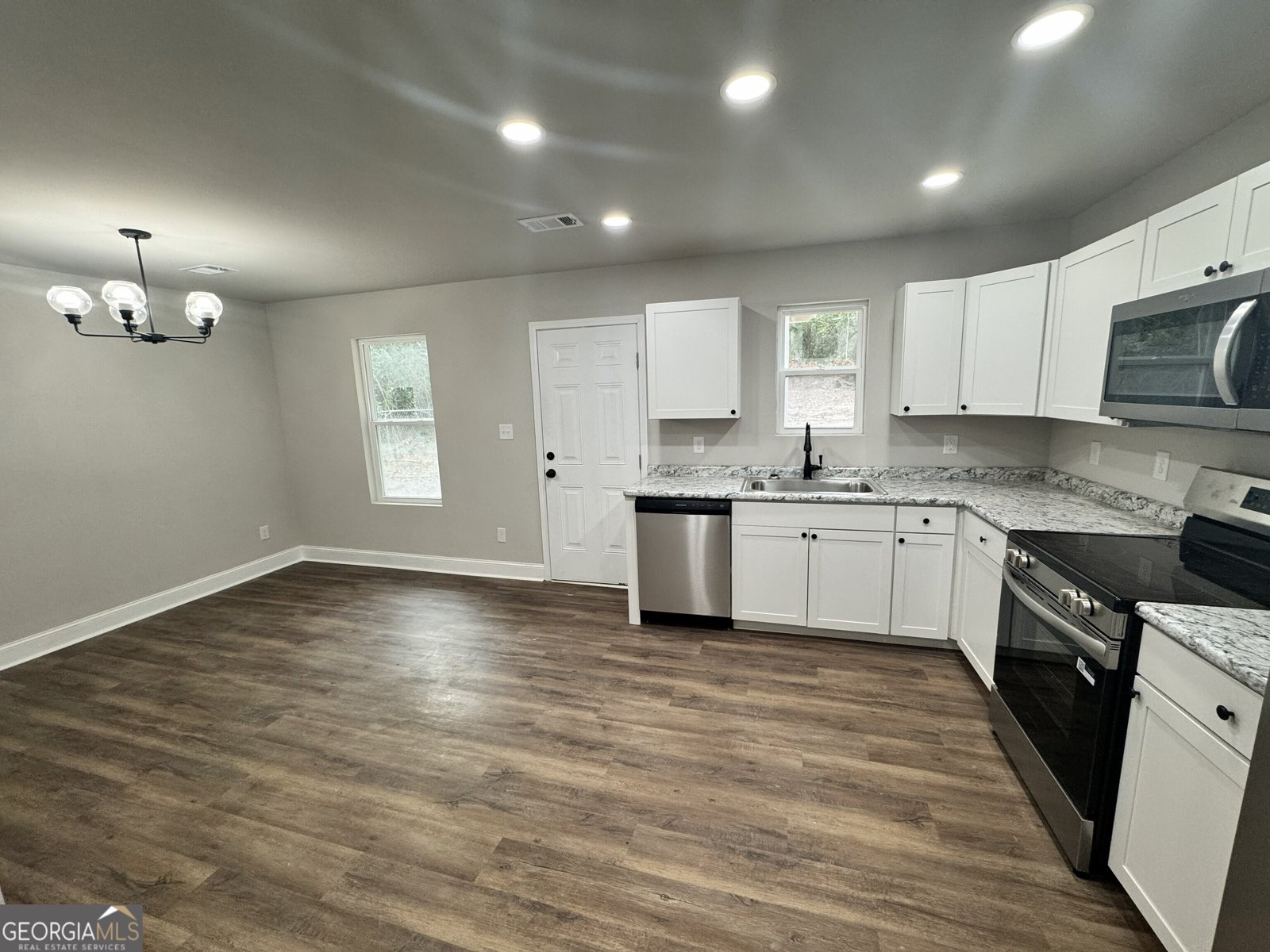 305 4th Street Warner Robins - Photo 6