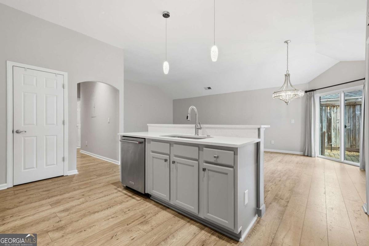 102 Courtyard Lane Woodstock - Photo 11