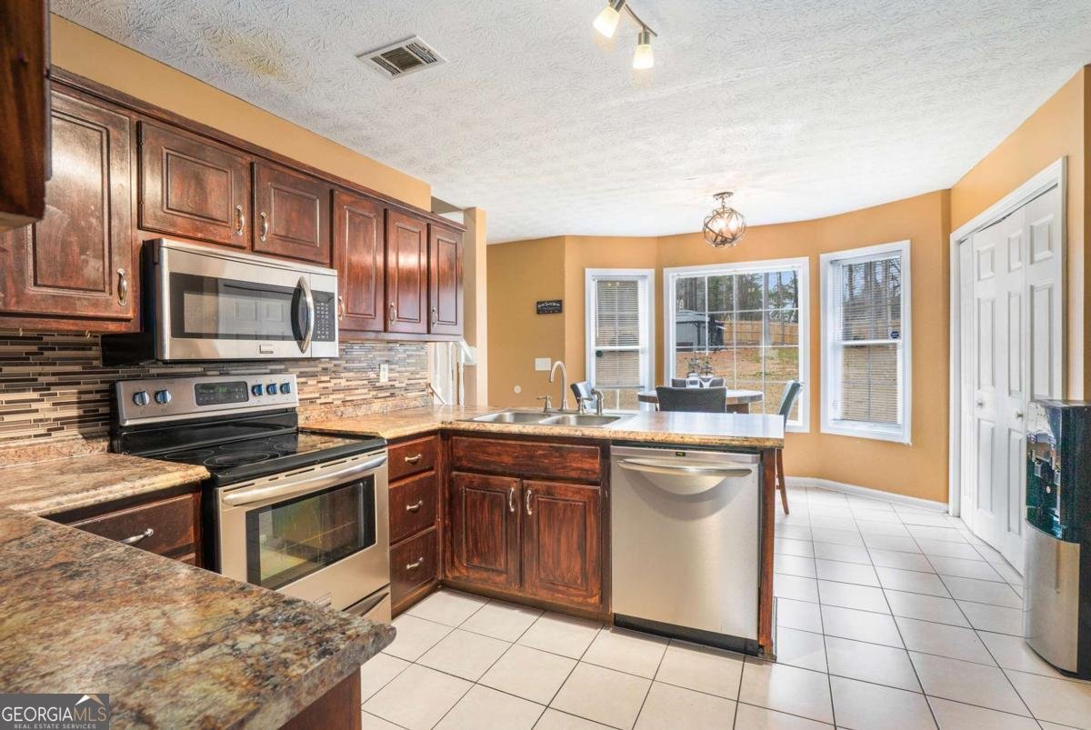 814 Cambridge Creek Drive Conyers - Photo 8