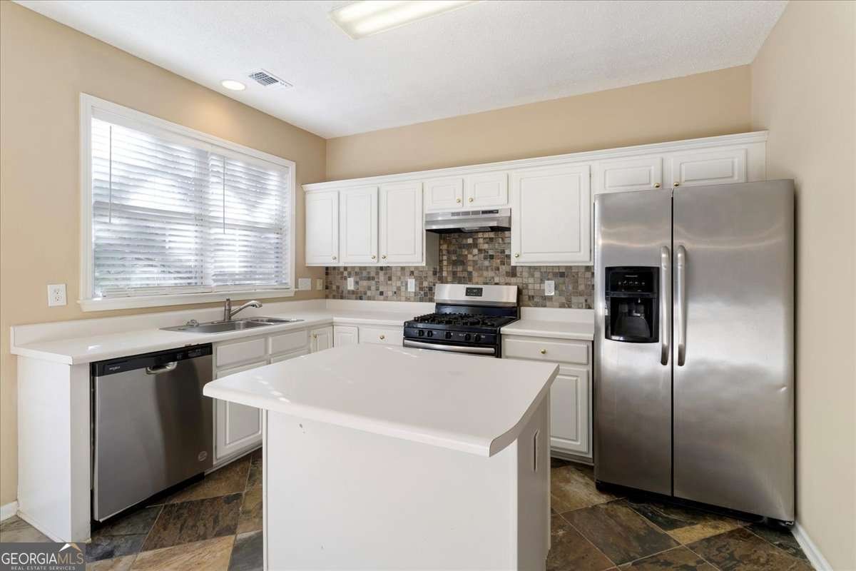 607 Wallnut Hall Trail Woodstock - Photo 8