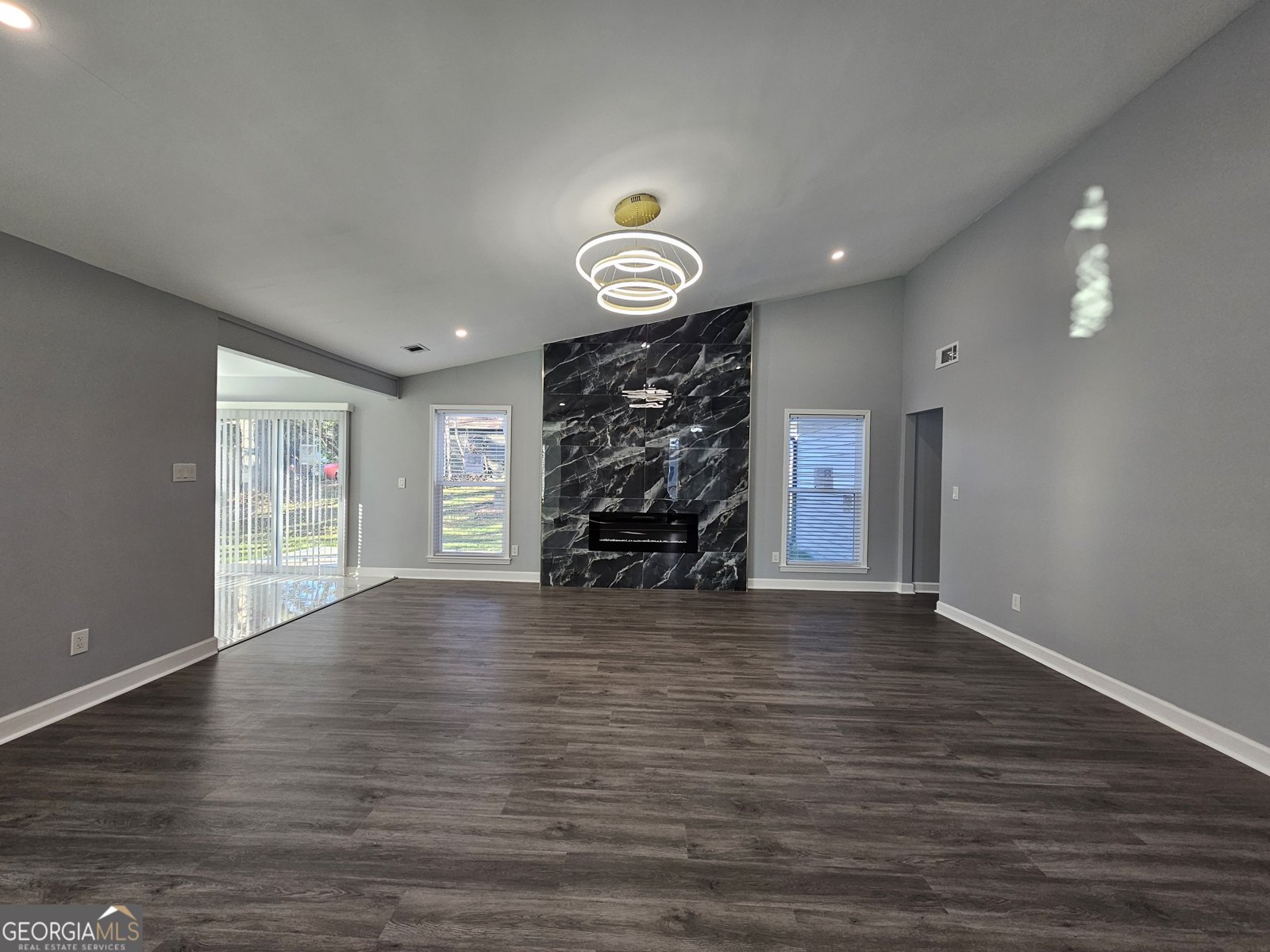 391 Park Ridge Circle Riverdale - Photo 11