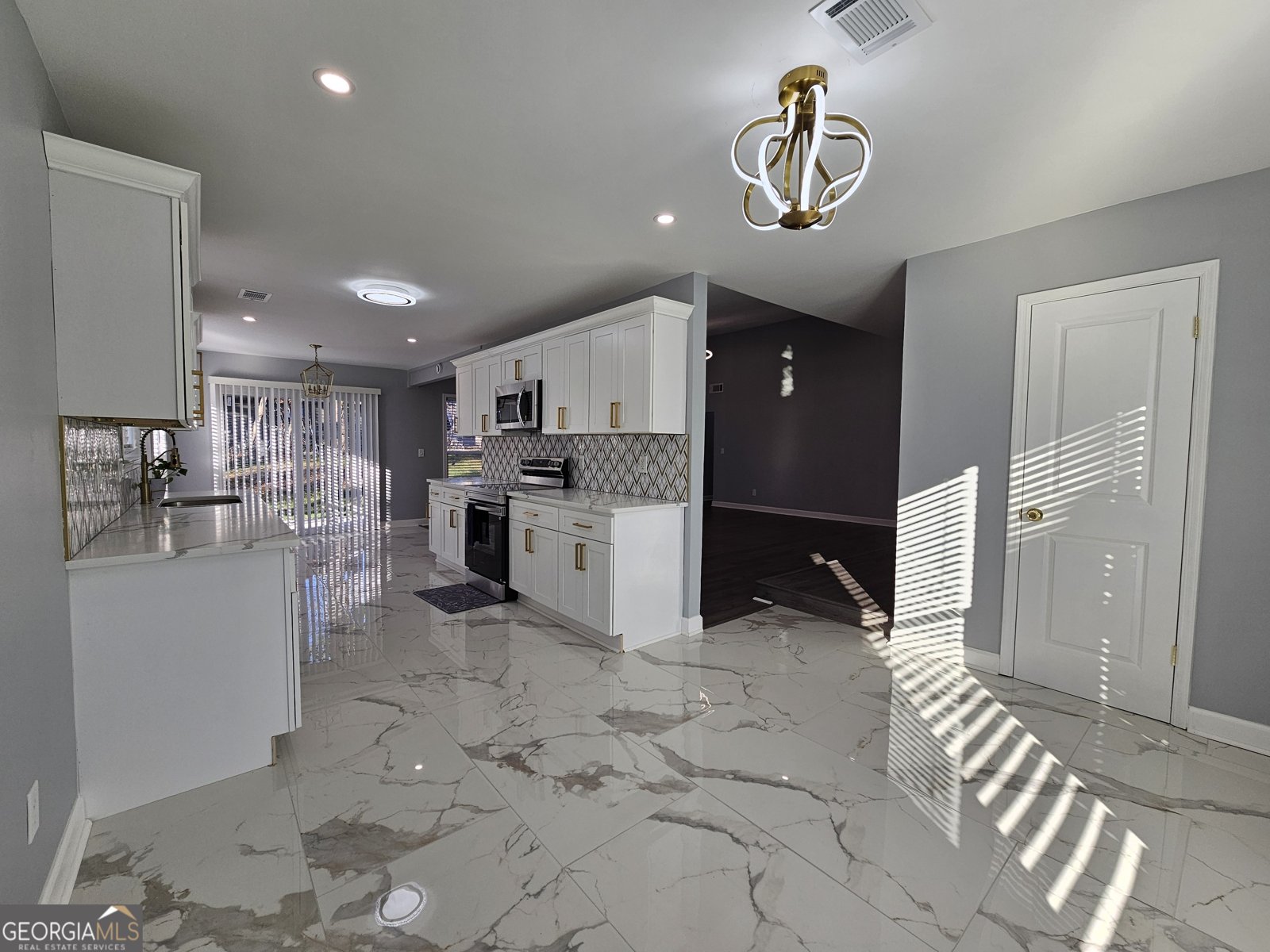 391 Park Ridge Circle Riverdale - Photo 20