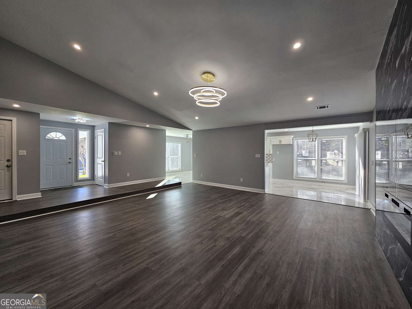 391 Park Ridge Circle Riverdale - Photo 9