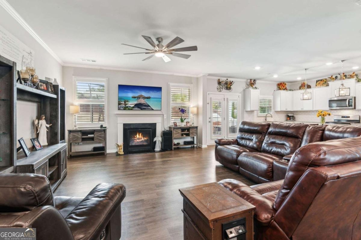 4365 Sunflower Circle Cumming - Photo 11