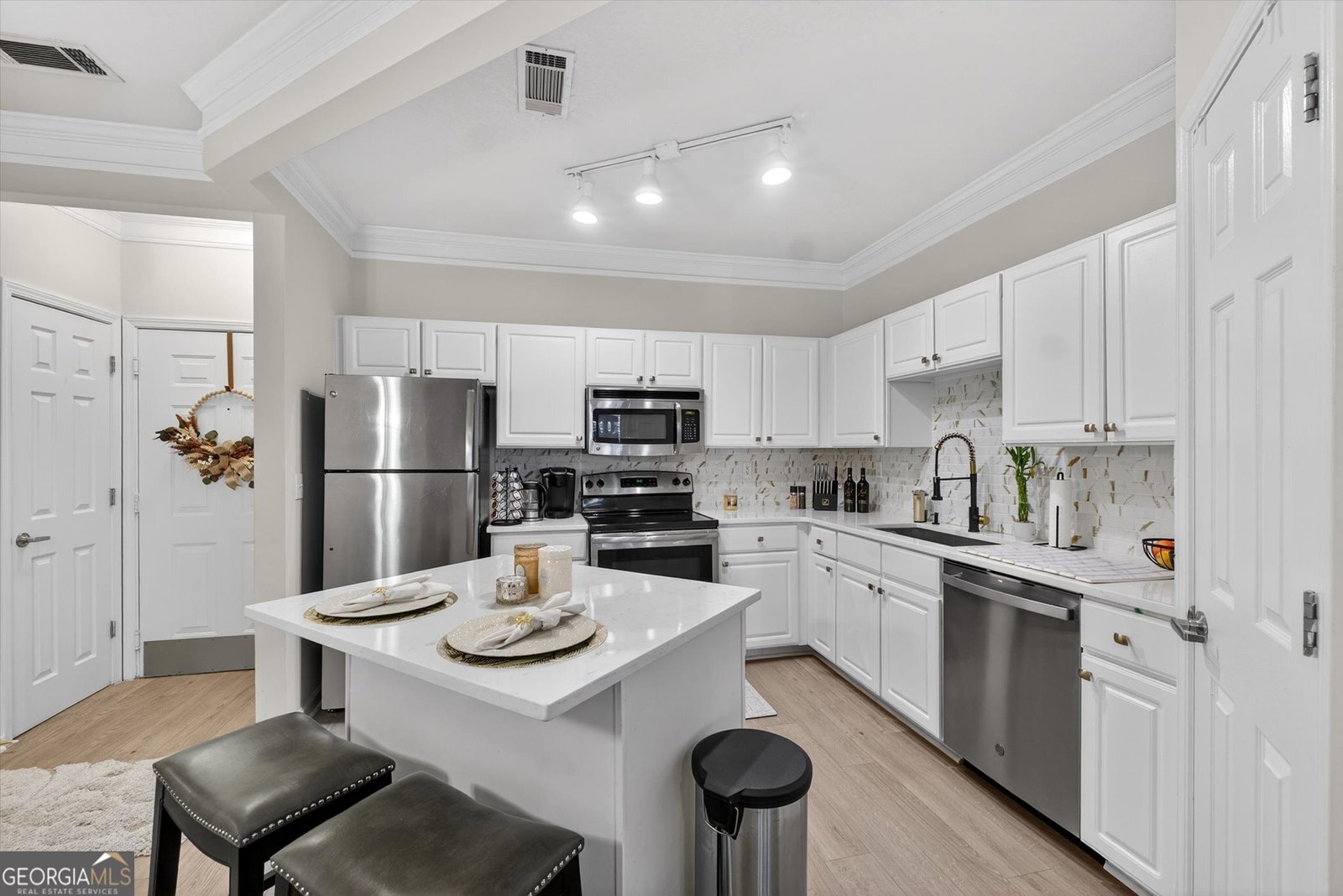 1850 Cotillion Dr Dunwoody - Photo 1