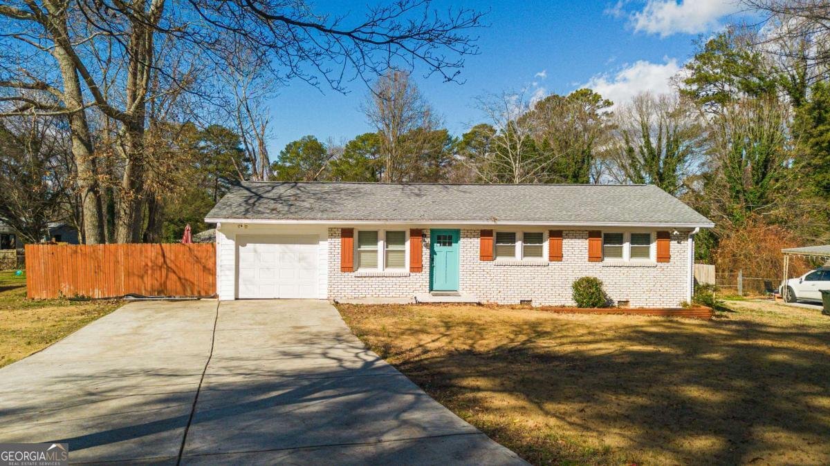 2356 Wynona Drive Marietta - Photo 1