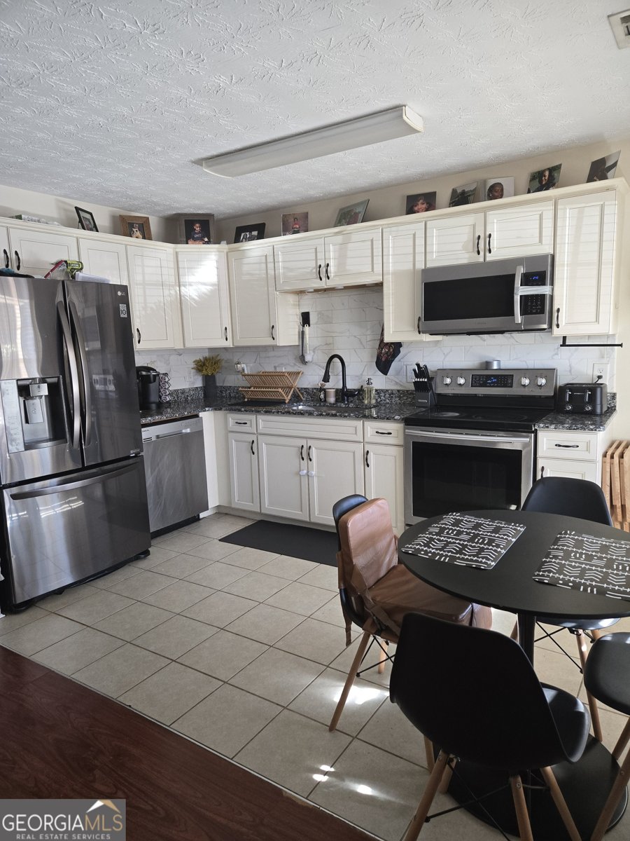 125 Sampson Court Covington - Photo 9