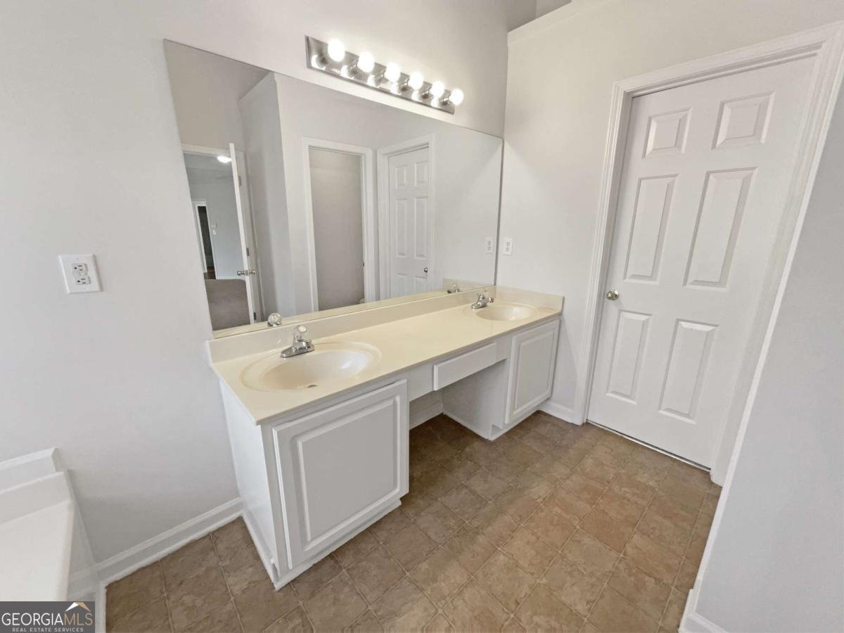 1419 Fall River Drive Conyers - Photo 21