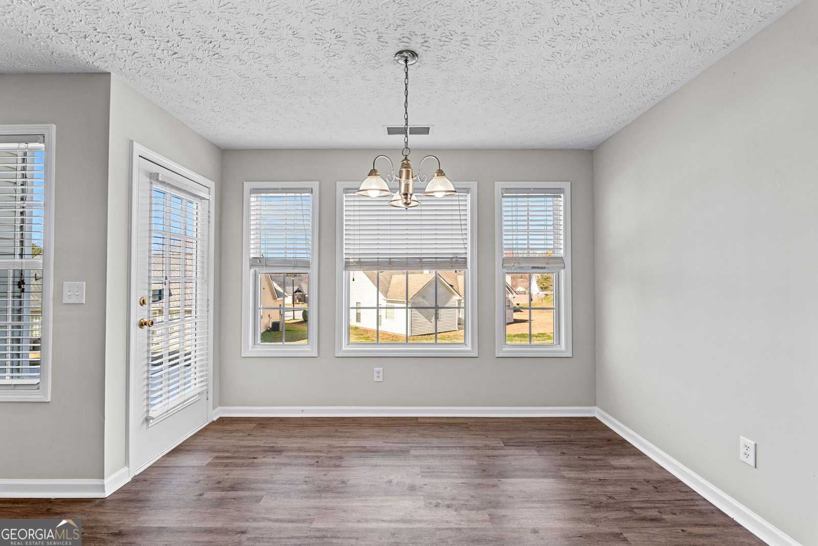 160 Charleston Place Covington - Photo 18