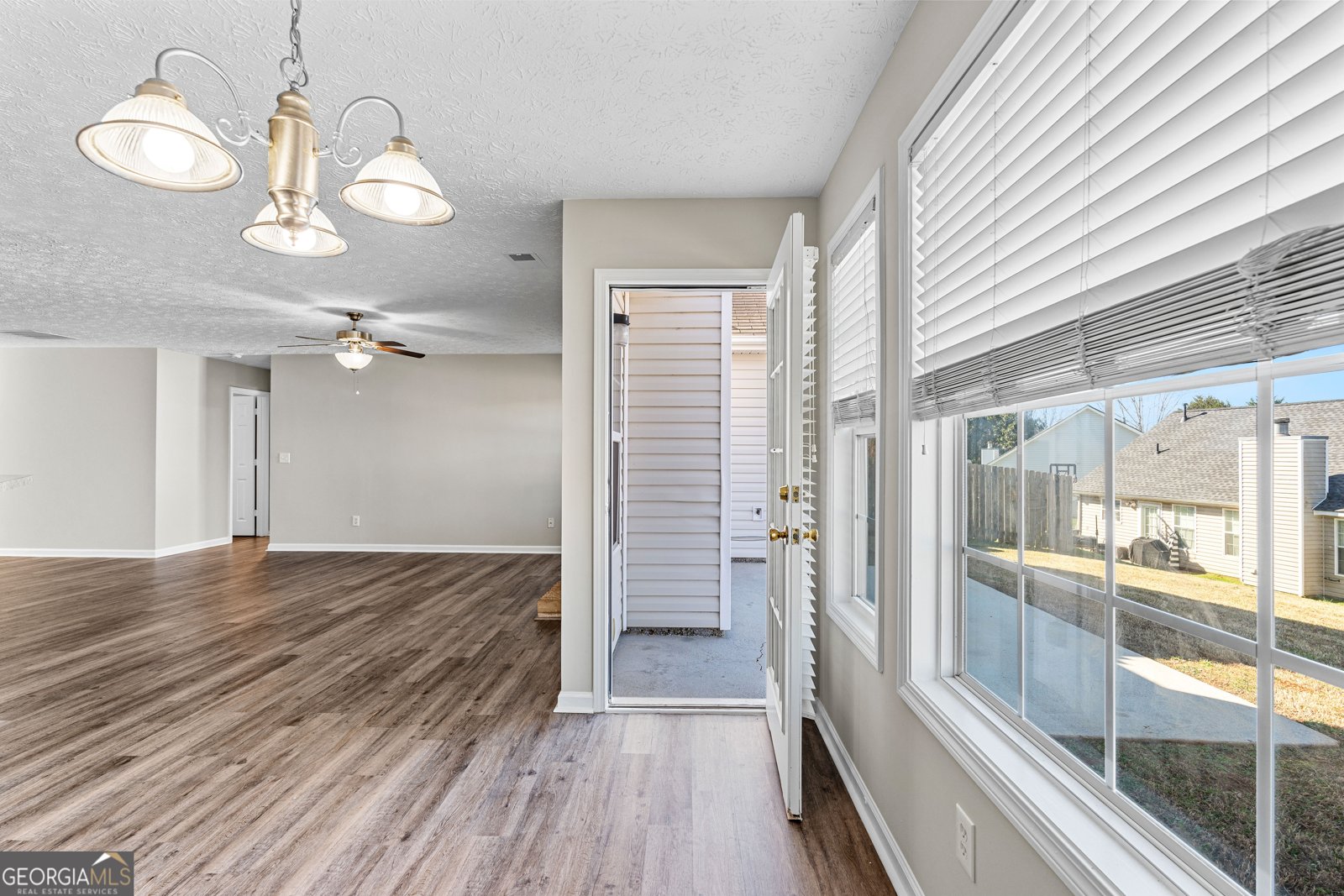 160 Charleston Place Covington - Photo 32