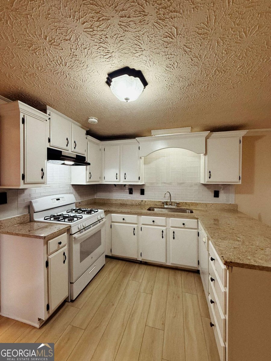 815 Sunfield Drive Lilburn - Photo 6