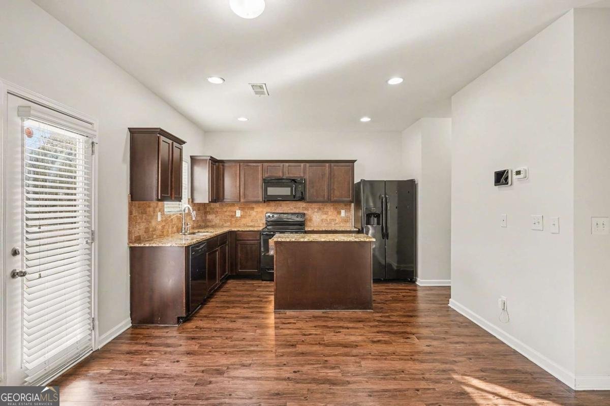 164 Mary Jane Lane Covington - Photo 8