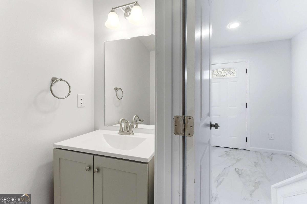 922 Fox Valley Court Stone Mountain - Photo 9