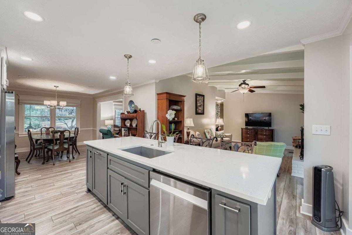 4707 Matterhorn Drive Lilburn - Photo 9