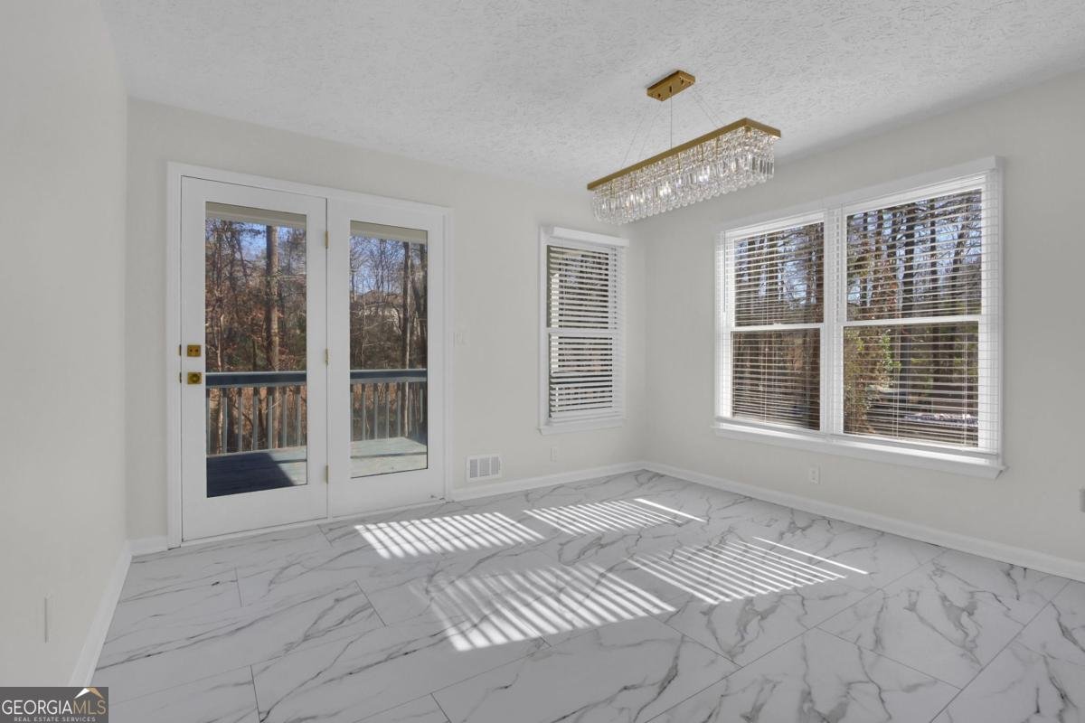 3760 Mountain Cove Road Snellville - Photo 18