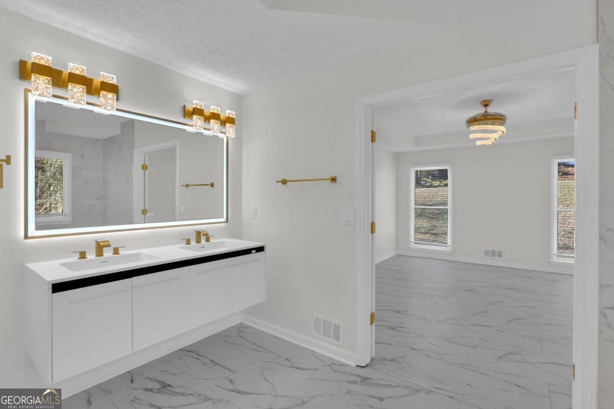 3760 Mountain Cove Road Snellville - Photo 9