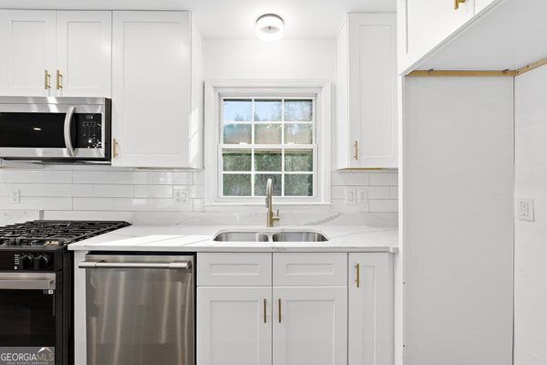 2437 Flair Knoll Drive Atlanta - Photo 8