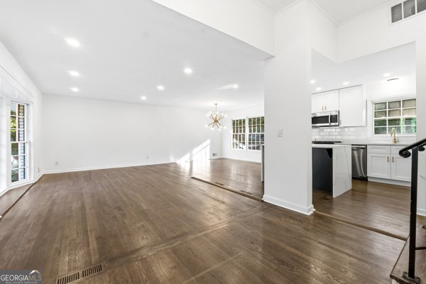 2437 Flair Knoll Drive Atlanta - Photo 9