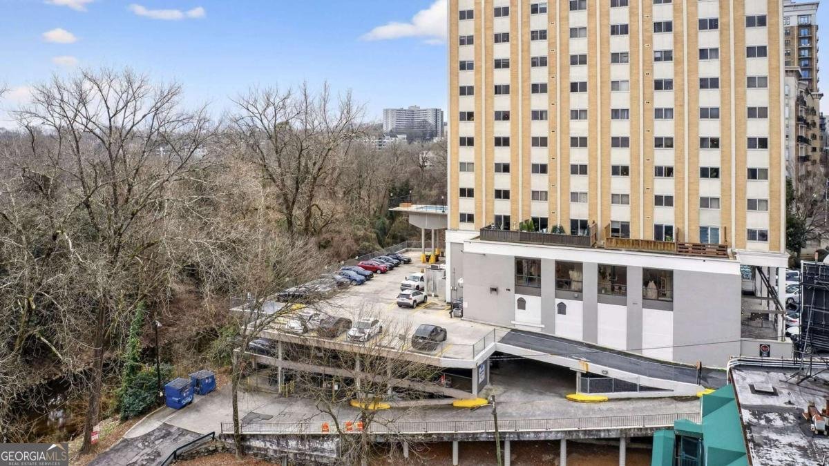 2285 Peachtree Road Atlanta - Photo 23