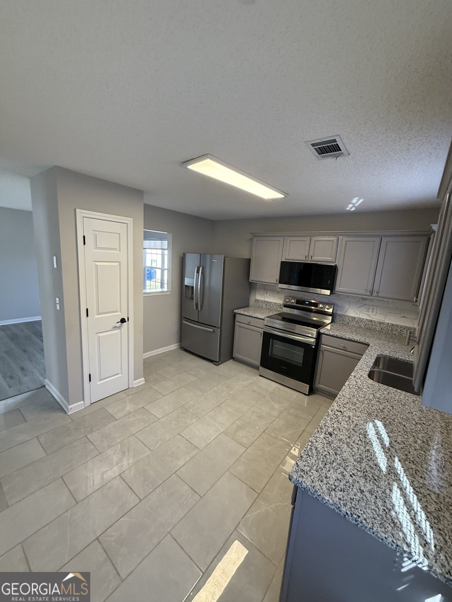 1664 Hallmark Hills Drive Griffin - Photo 11