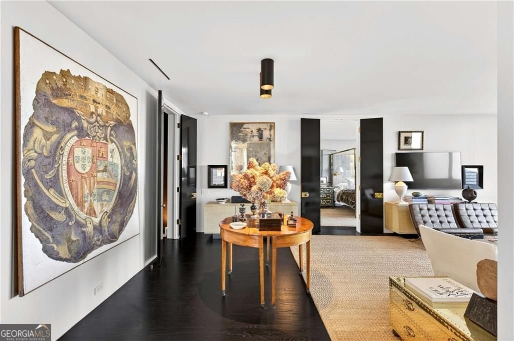 2575 Peachtree Road Atlanta - Photo 3