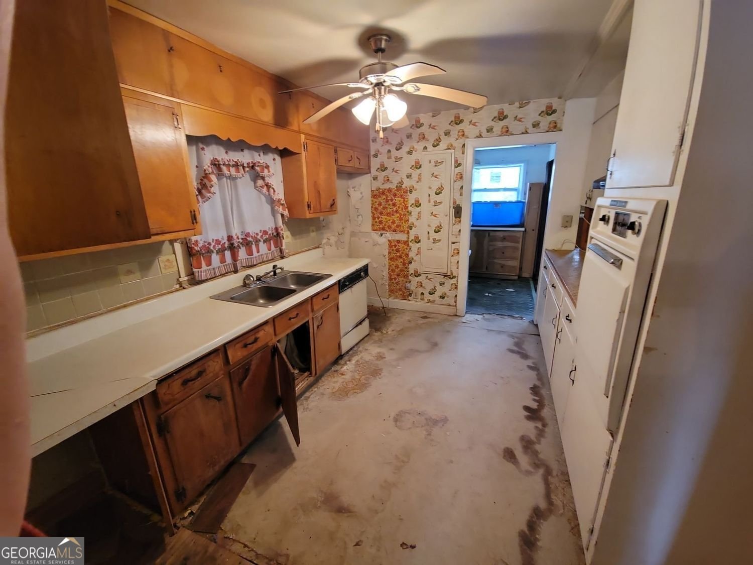 438 4th Street Griffin - Photo 8