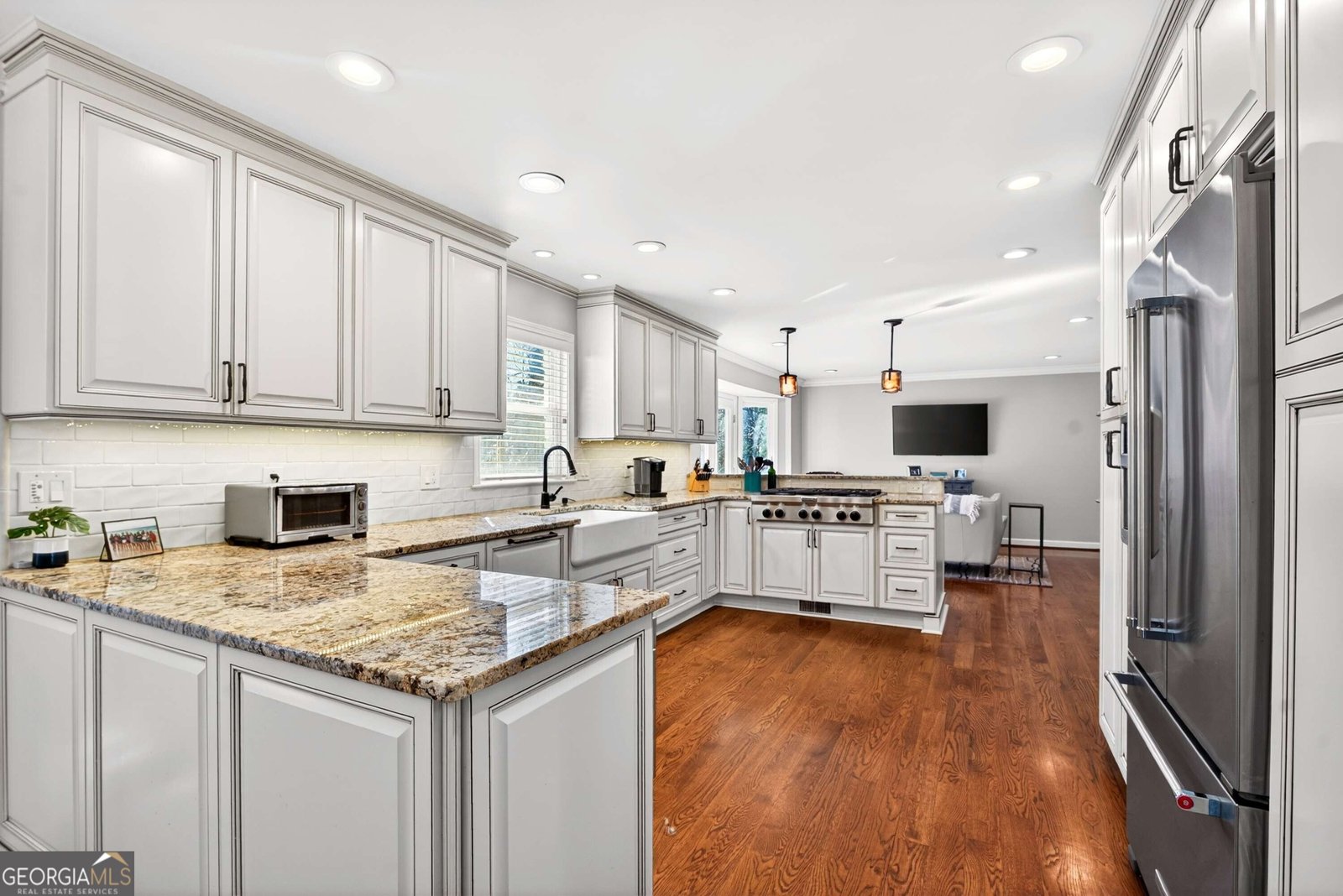 7745 Dunvegan Close Sandy Springs - Photo 9