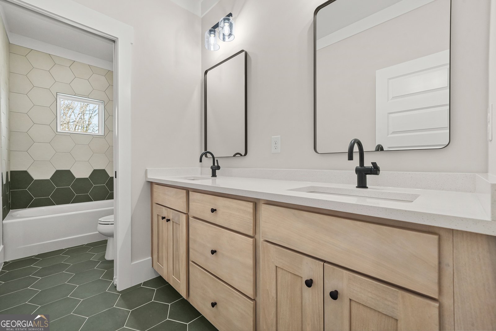 3135 Cherry Street Scottdale - Photo 32