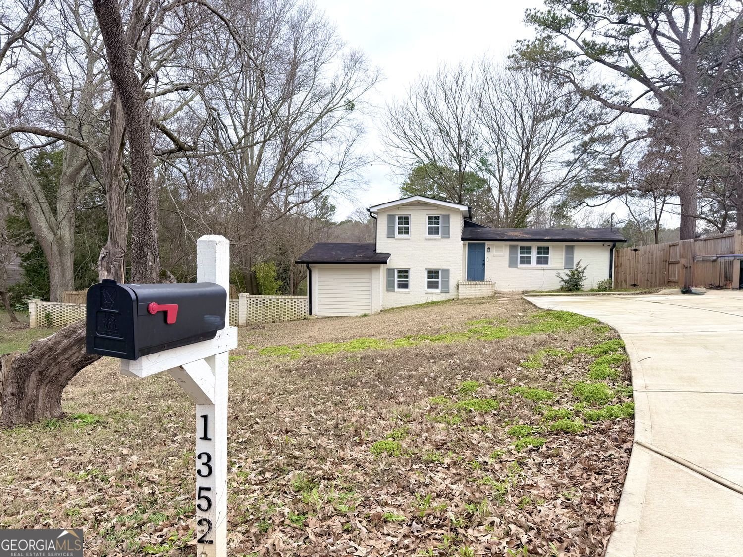 1352 Hicks Circle Conyers - Photo 1