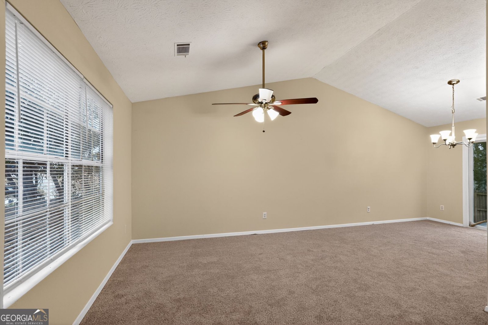 4616 Garden Hills Drive Stone Mountain - Photo 9