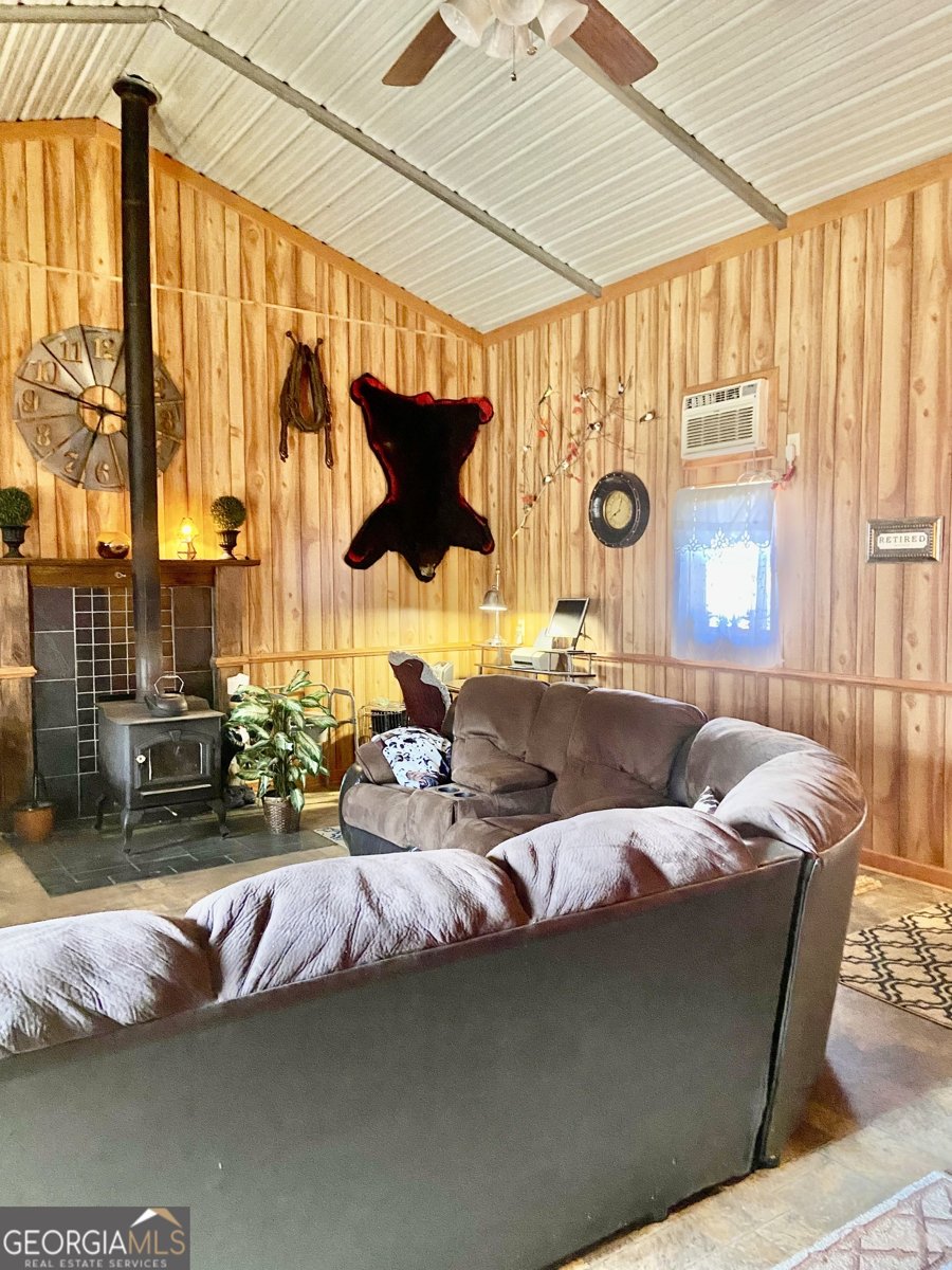 670 Jefferies Road Shady Dale - Photo 10